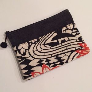 Small cometic/miscellaneous, multi-use bag